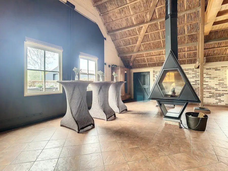 Lounge 1